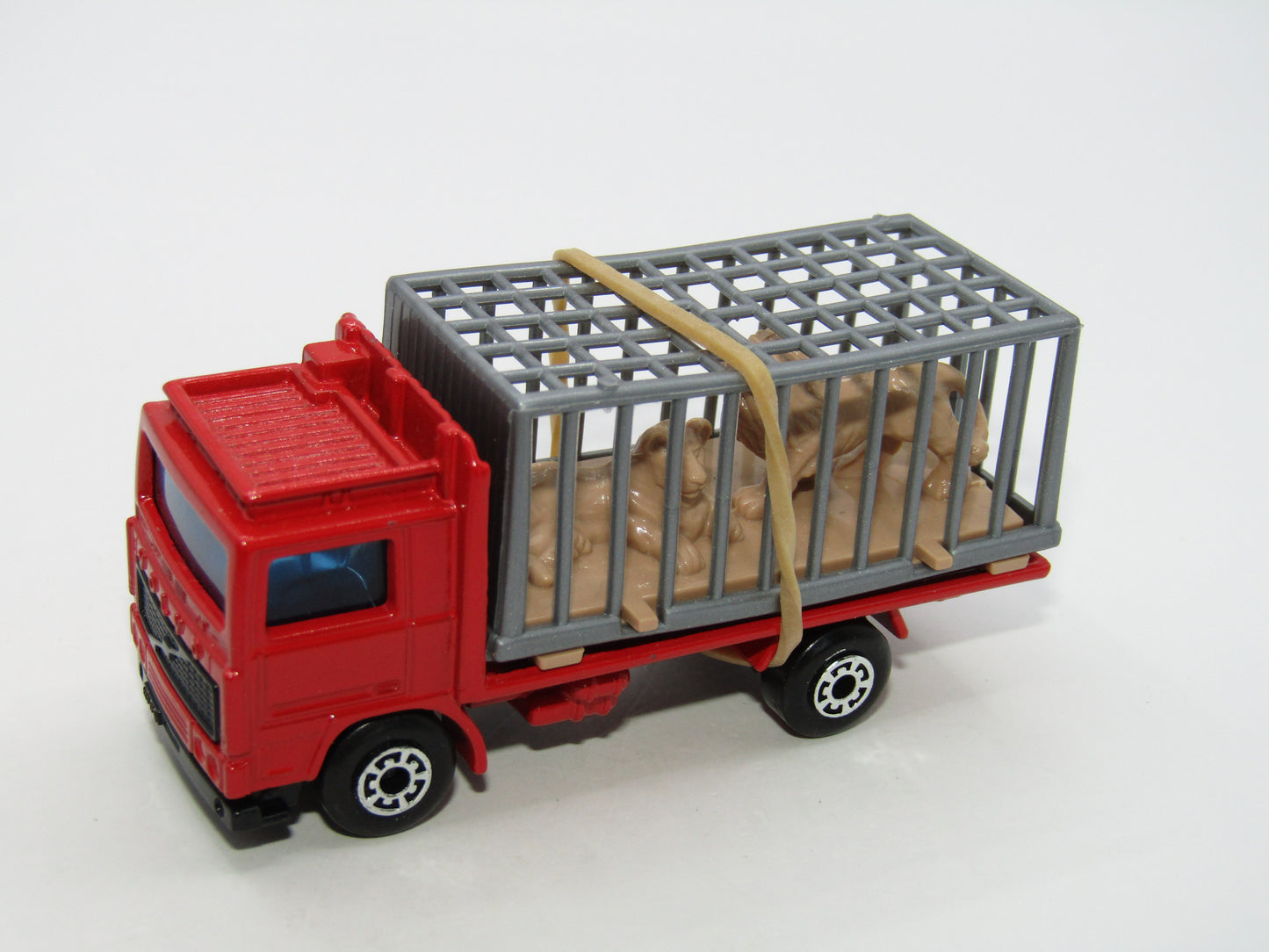 Matchbox Superfast 35D Volvo Zoo Truck Grey Cage Tan Lions