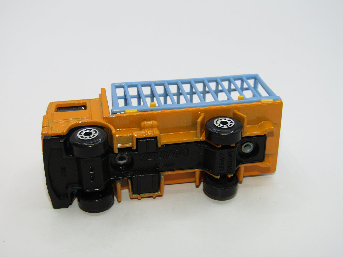 Matchbox Superfast 35D Volvo Zoo Truck ORANGE Body Blue Cage Yellow Lions