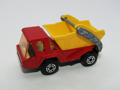 Matchbox Superfast 37C Skip Truck Red Chrome Interior Amber Windows