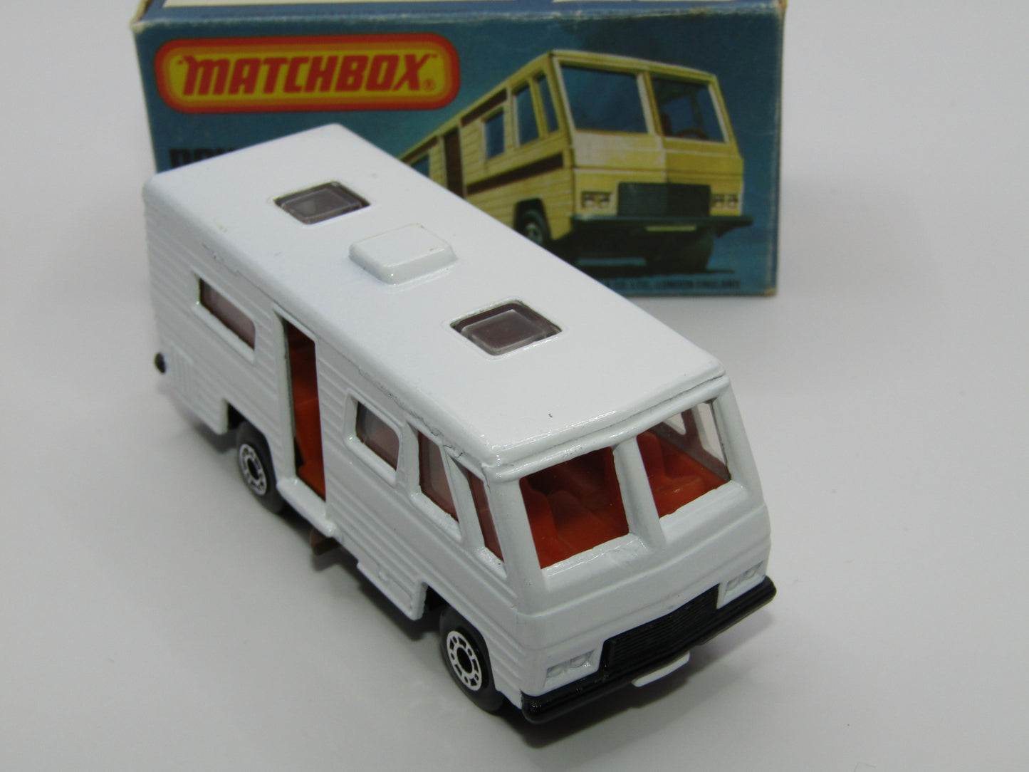Matchbox Superfast 54D Mobile Home Gloss Black Base