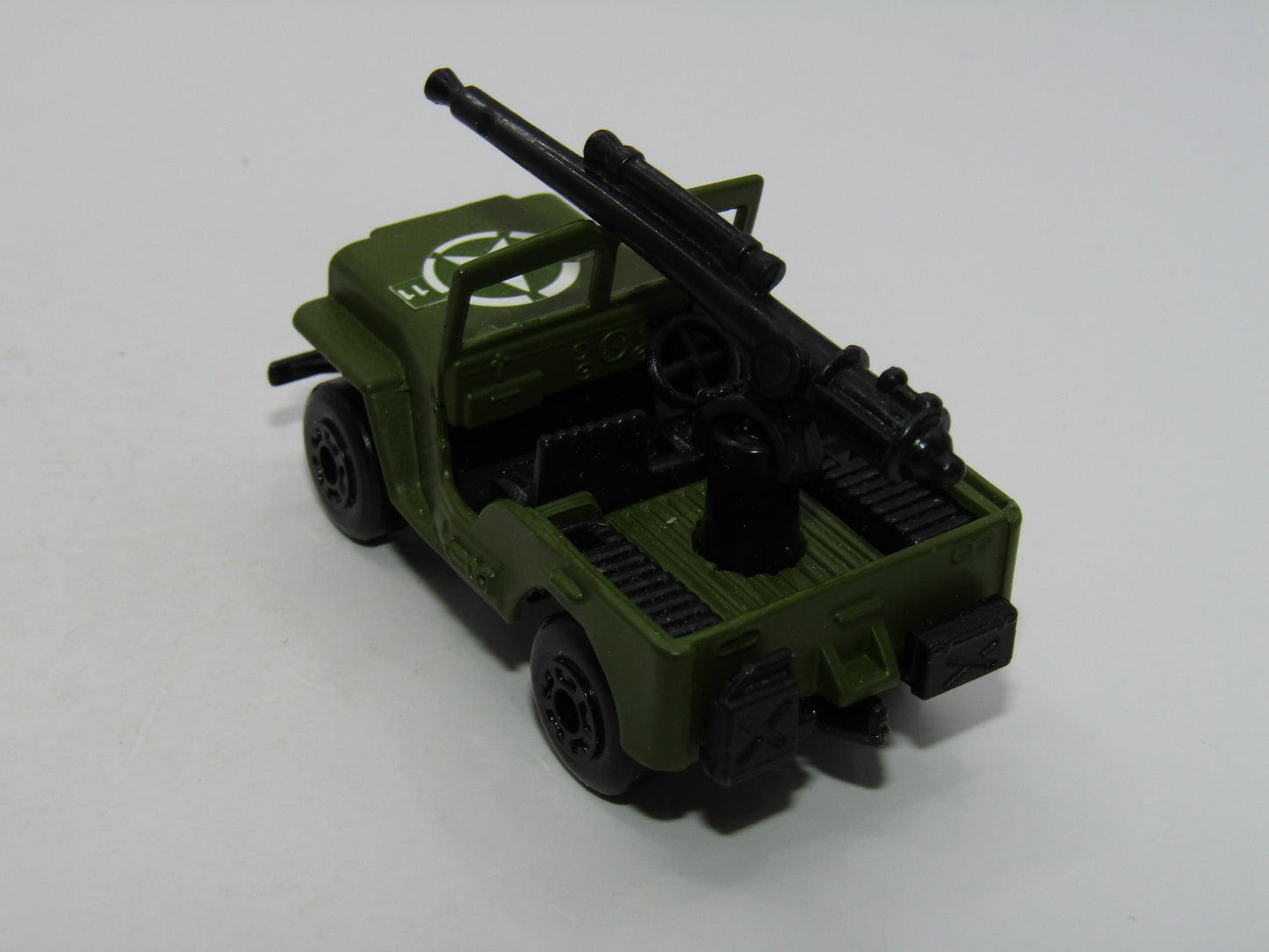 Matchbox Superfast 38C Armoured Jeep & Gun Sleet N Snow Base 21 star 11 label