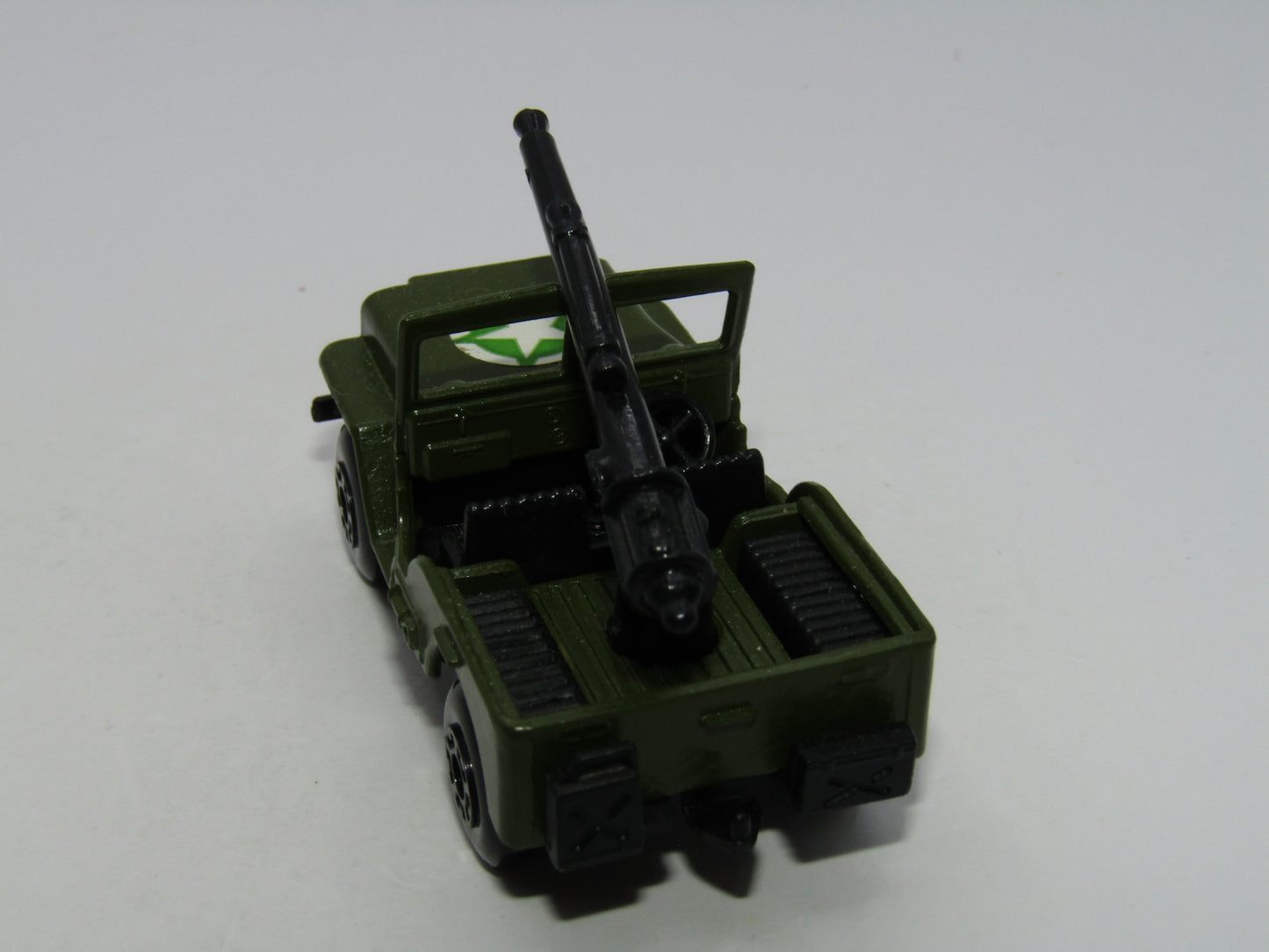 Matchbox Superfast 38C Armoured Jeep & Gun 38 Jeep Base Green STAR Label