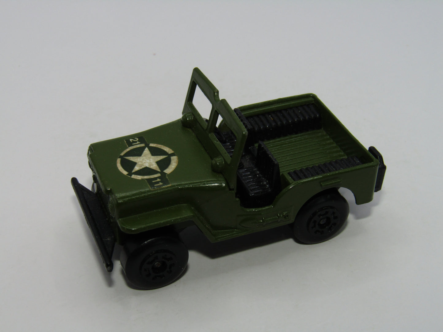 Matchbox Superfast 38C Armoured Jeep  38 Jeep Base 21 star 11 Label