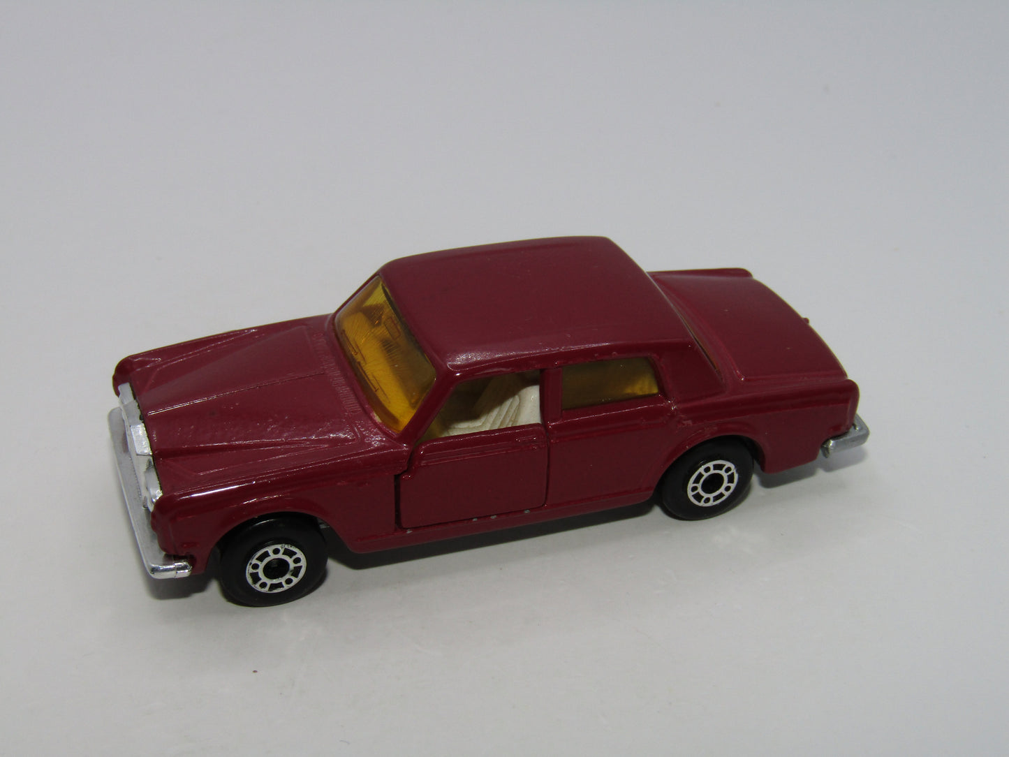 Matchbox Superfast 39B Rolls Royce SS Light Plum Amber Window UV Exposure