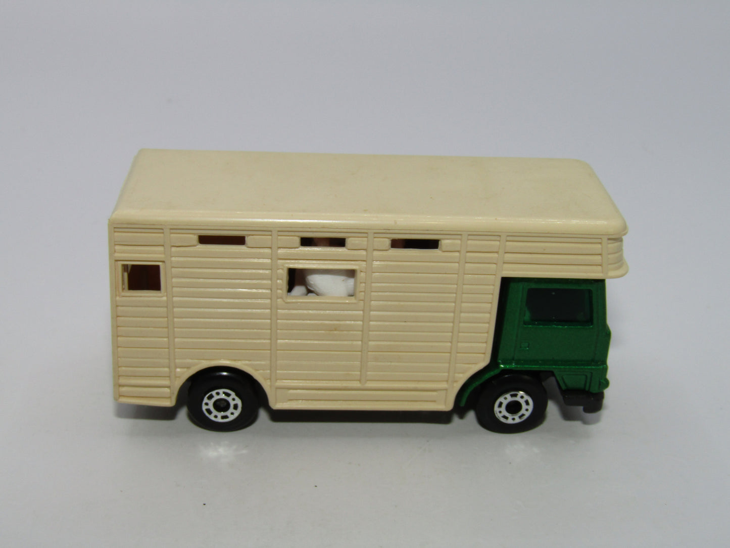 Matchbox Superfast 40B Horse Box Metallic Green GLOSS Black Base