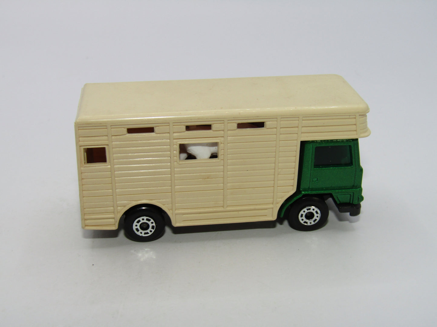 Matchbox Superfast 40B Horse Box Metallic Green GREY Base