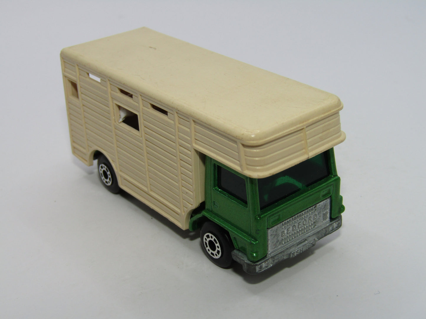 Matchbox Superfast 40B Horse Box LIGHT Metallic Green Unpainted Base