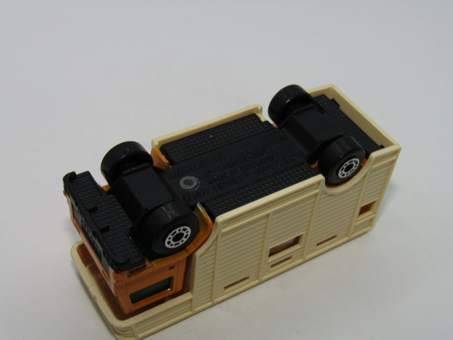 Matchbox Superfast 40B Horse Box Orange Light Brown Door Matt Black base