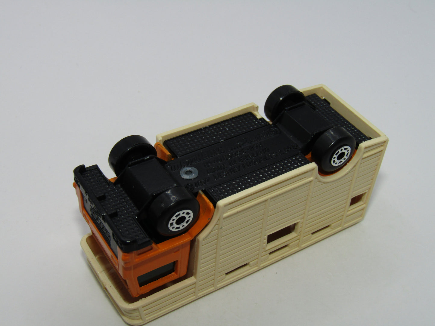 Matchbox Superfast 40B Horse Box Orange Dark Brown Door Satin Black base