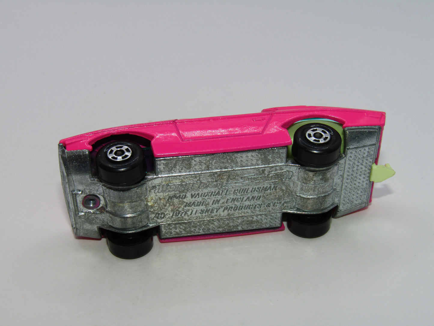Matchbox Superfast 40A Vauxhall Guildsman Hot Pink Black Star Label