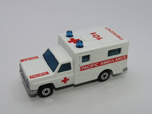 Matchbox Superfast 41C Ambulance Pacific Ambulance SILVER Base