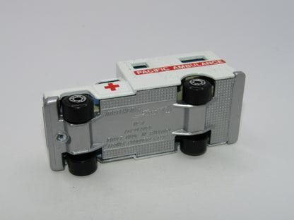 Matchbox Superfast 41C Ambulance Pacific Ambulance SILVER Base