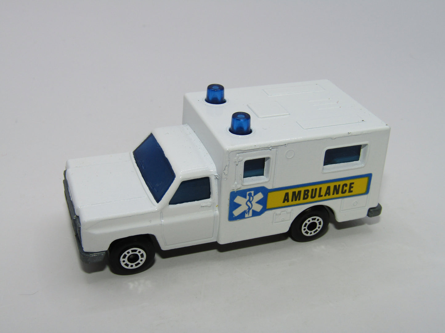 Matchbox Superfast 41C Ambulance Blue & Yellow Labels Grey Interior