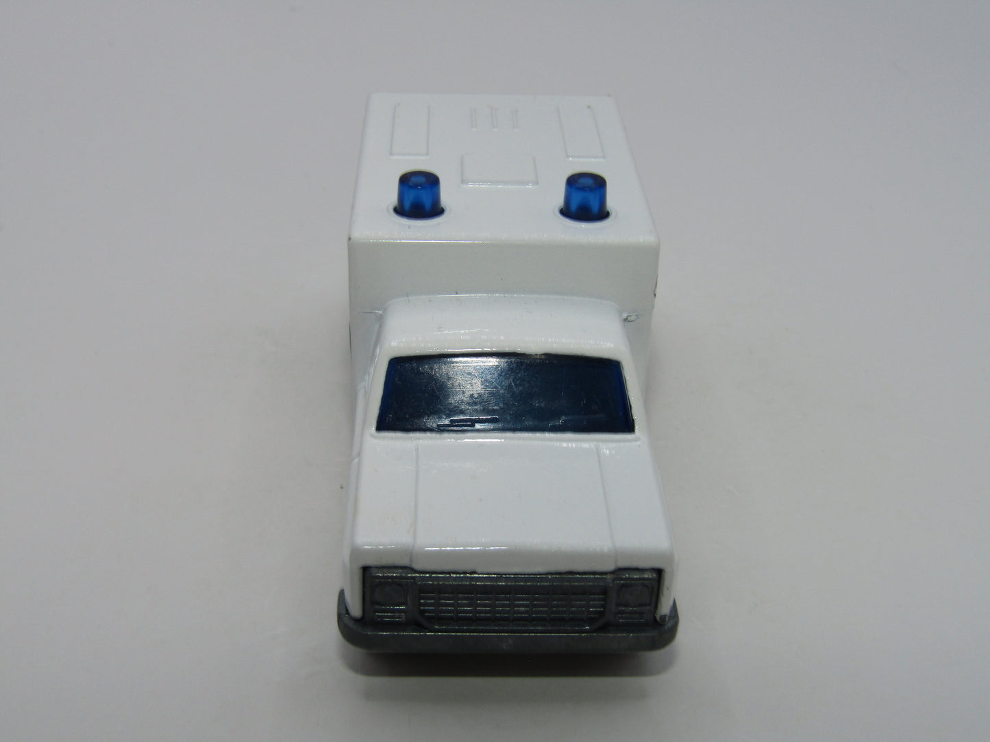 Matchbox Superfast 41C Ambulance Blue & Yellow Labels Grey Interior