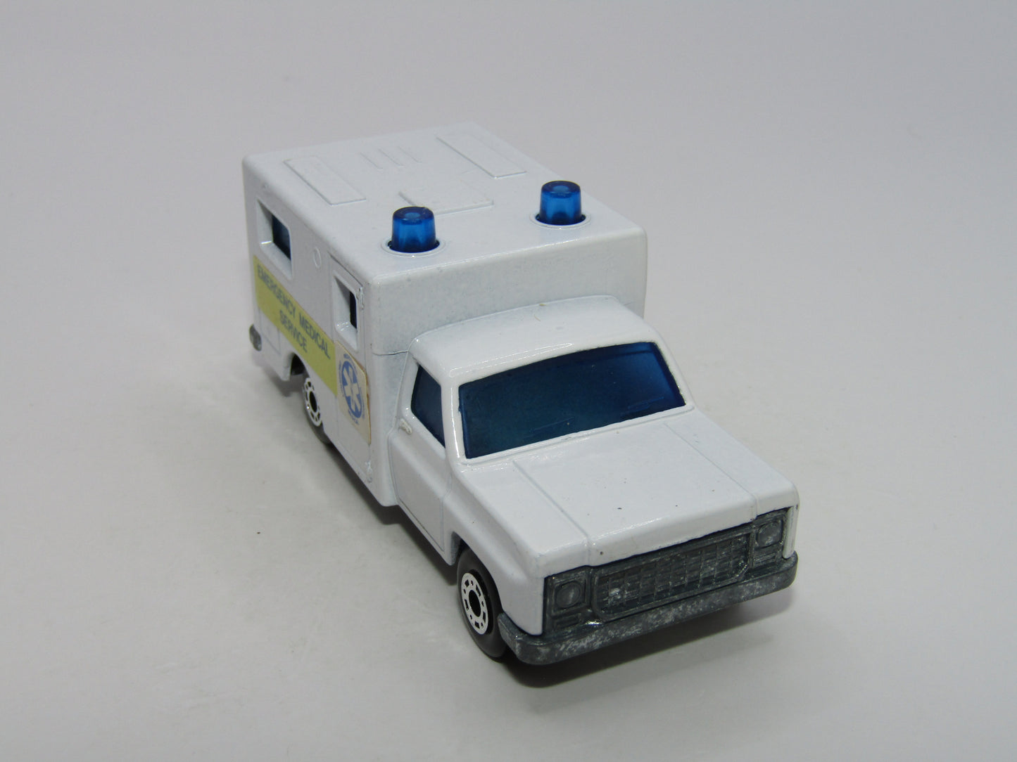 Matchbox Superfast 41C Ambulance Blue & Yellow Labels EMS Grey Interior