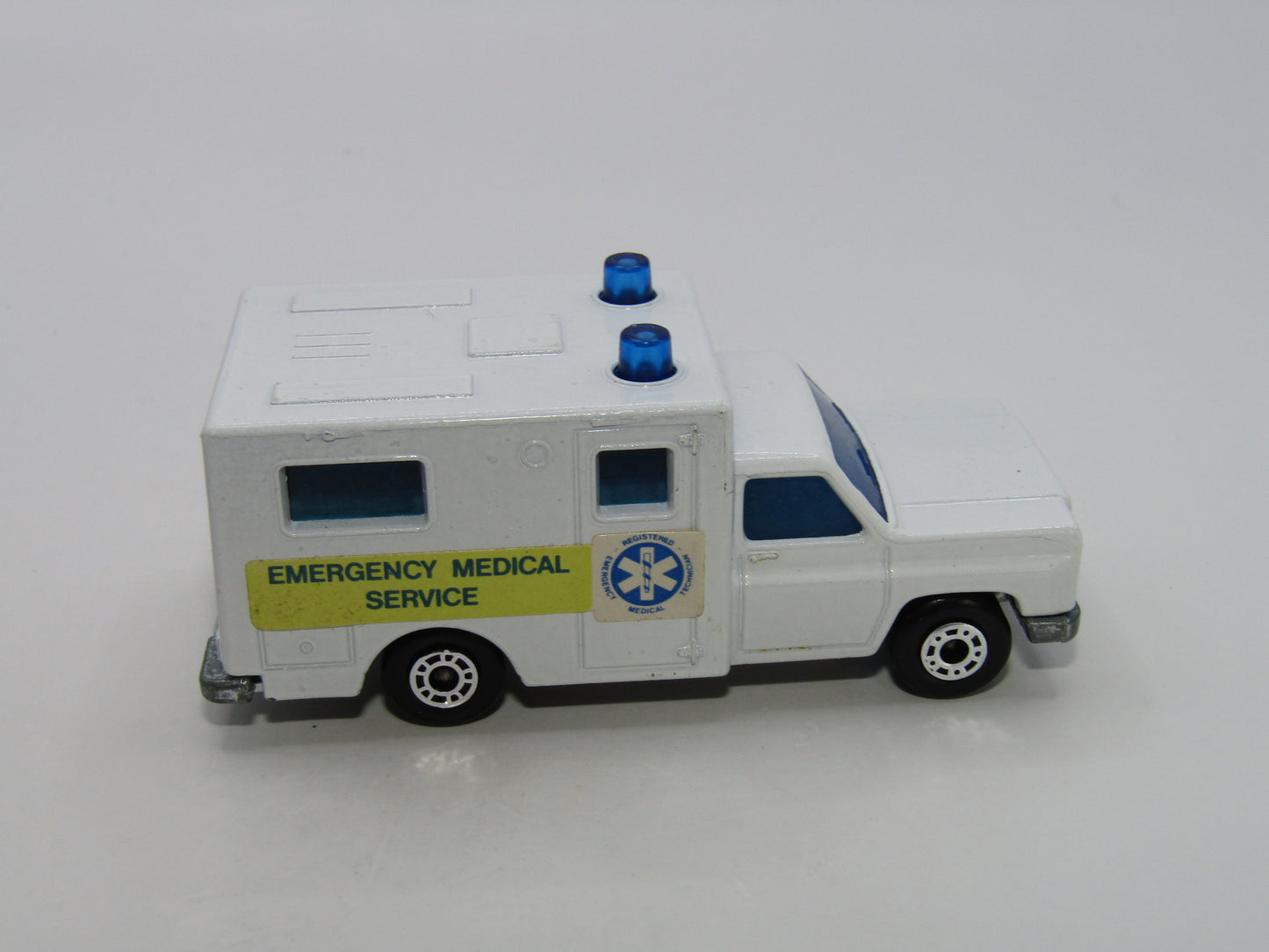 Matchbox Superfast 41C Ambulance Blue & Yellow Labels EMS Grey Interior