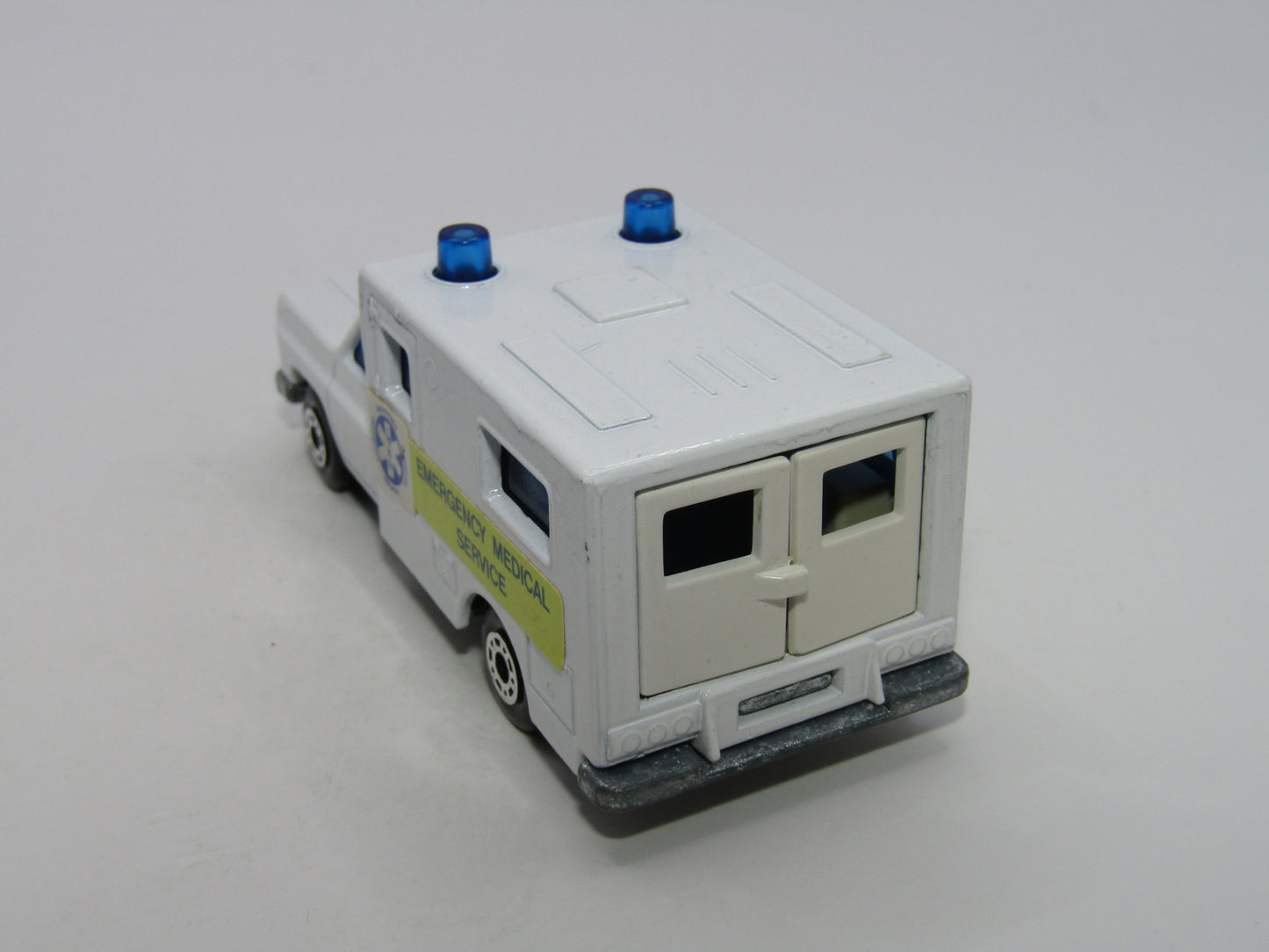Matchbox Superfast 41C Ambulance Blue & Yellow Labels EMS Grey Interior
