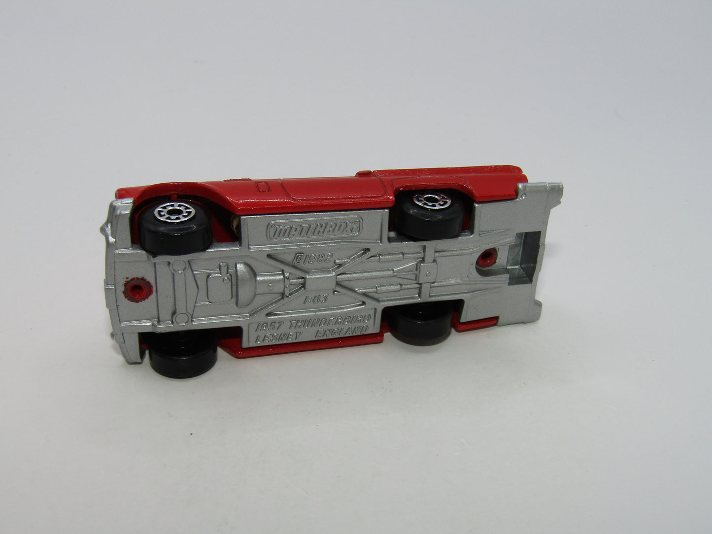 Matchbox Superfast 42D 1957 Ford Thunderbird Silver Base