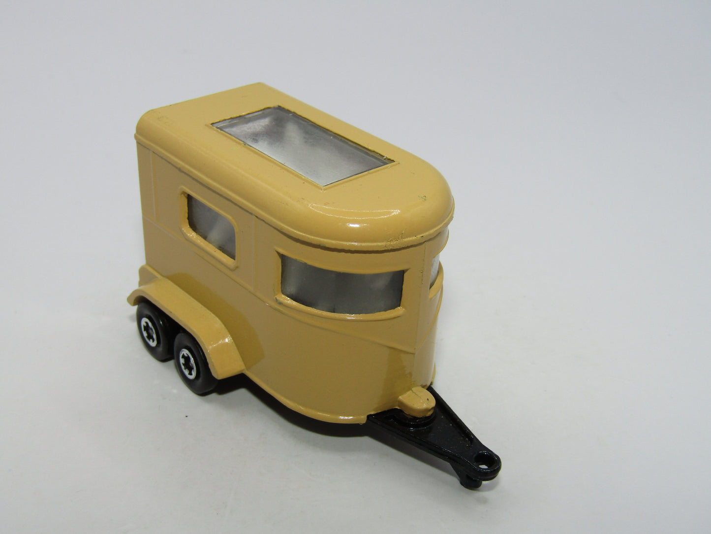 Matchbox Superfast 43A Pony Trailer Beige Charcoal Black Base Centre Cut Wheels