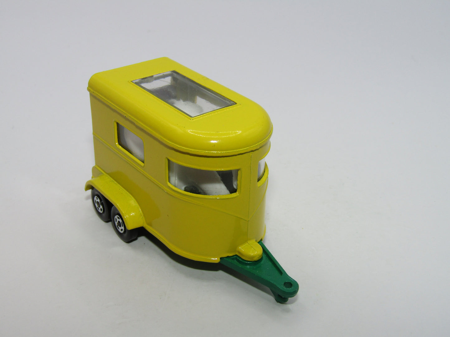 Matchbox Superfast 43A Pony Trailer Yellow LIGHT Green Base Hollow Wheels