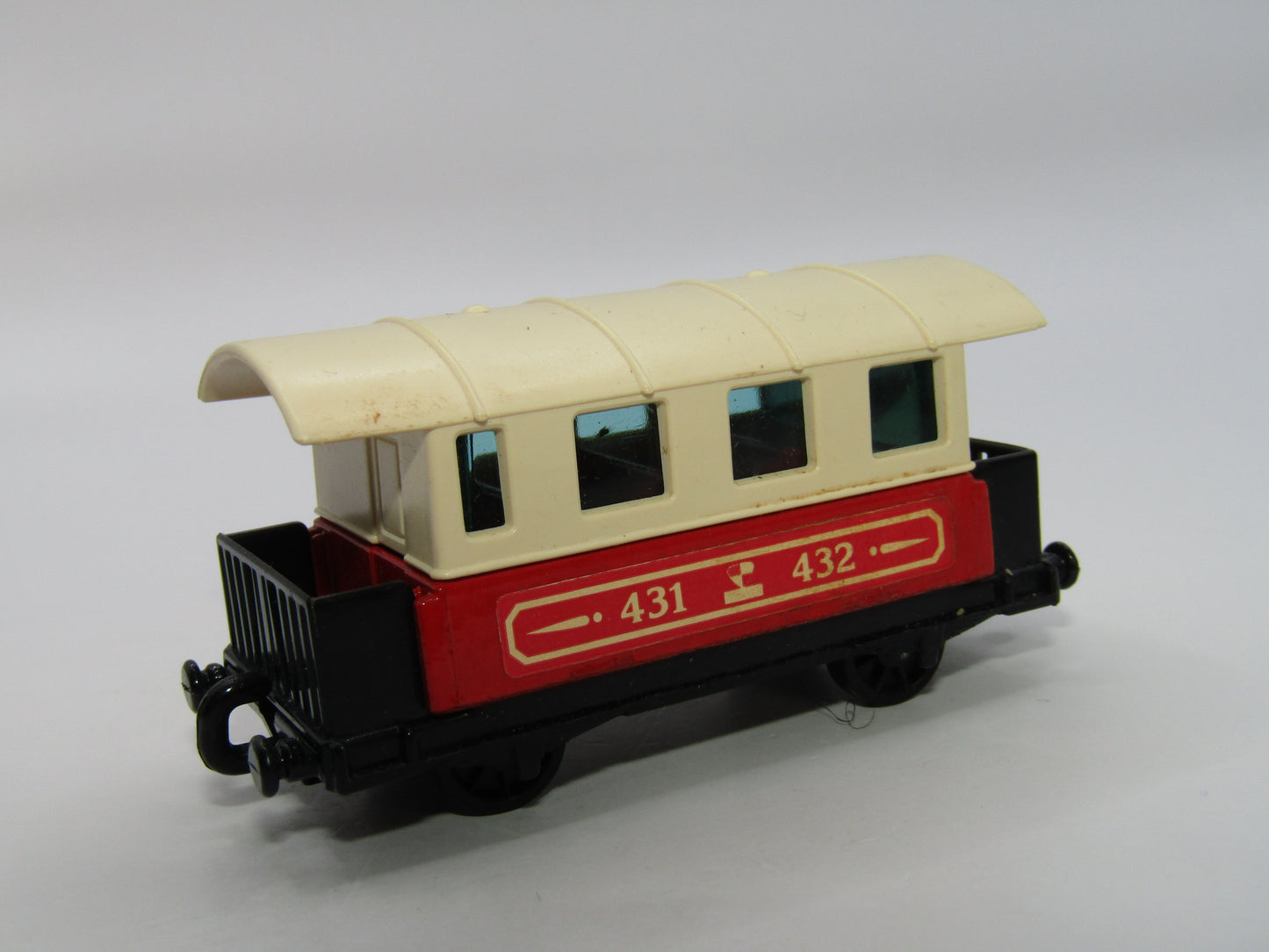 Matchbox Superfast 44C Passenger Coach Red Light Green Windows