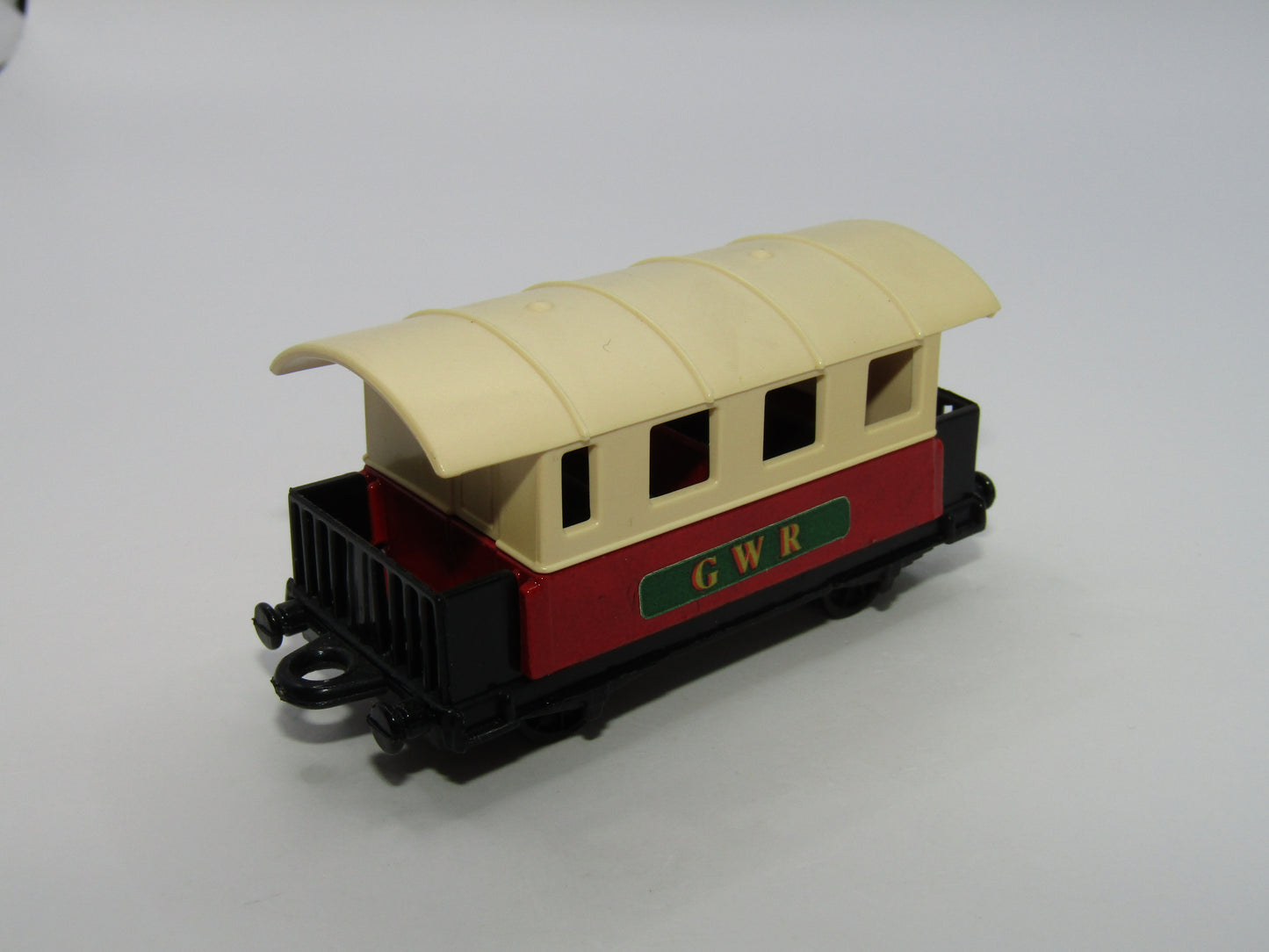Matchbox Superfast 44C Passenger Coach Red GWR Labels