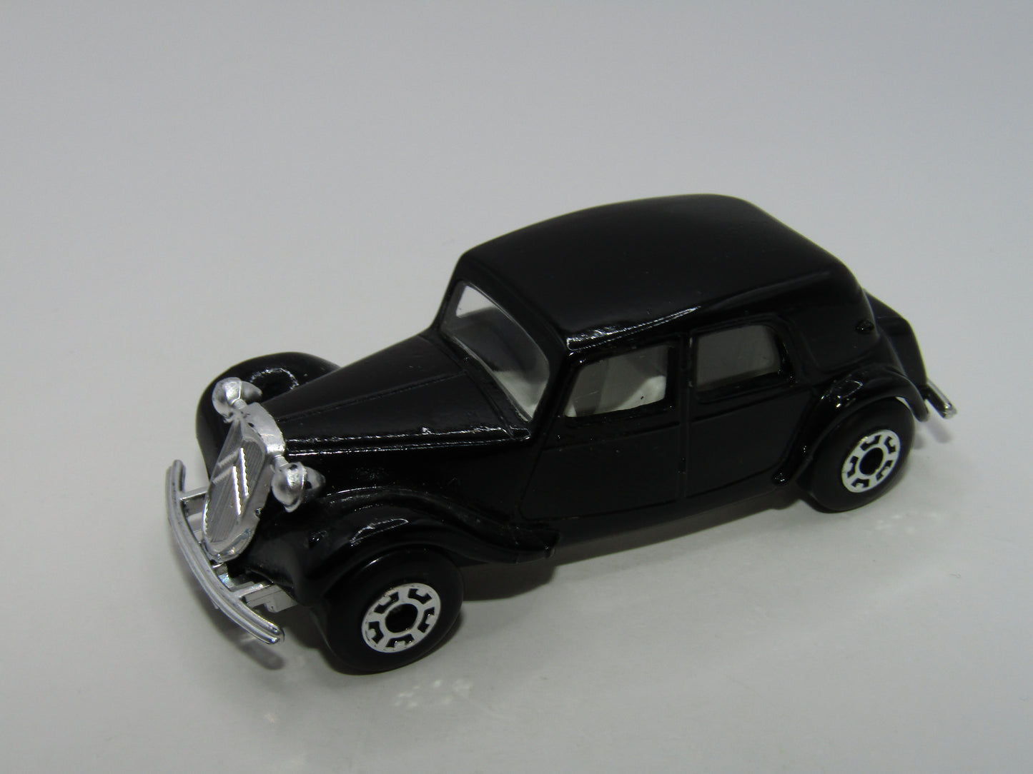 Matchbox Superfast 44E Ctiroen 15 CV WHITE Interior England Base