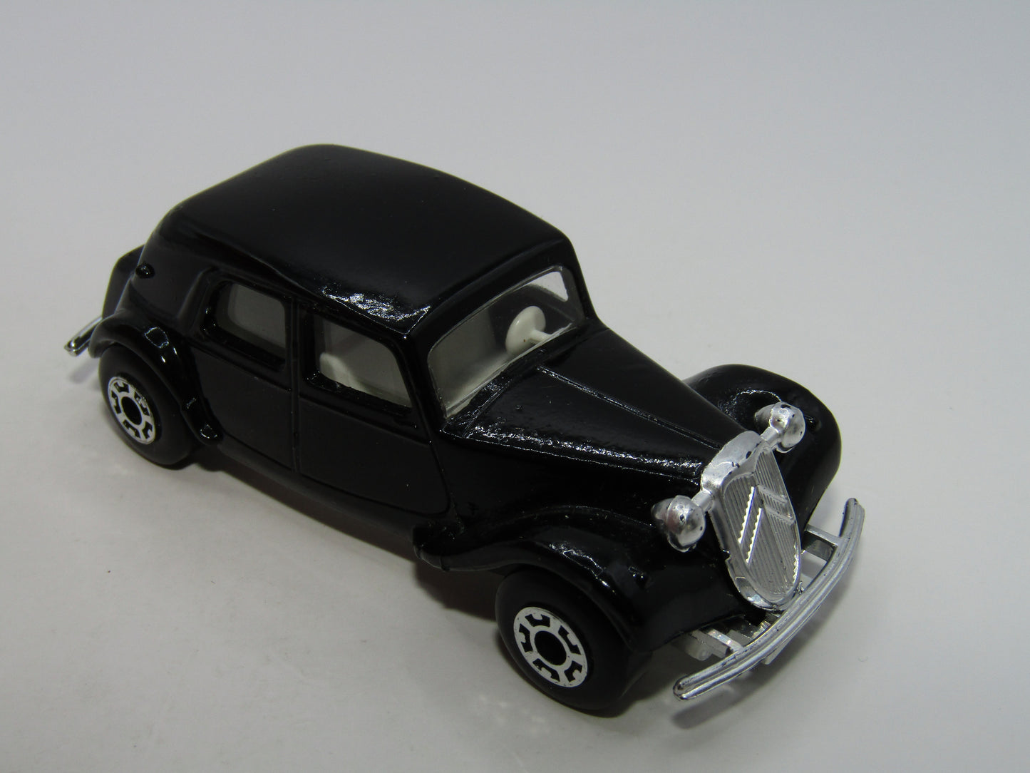 Matchbox Superfast 44E Ctiroen 15 CV WHITE Interior England Base