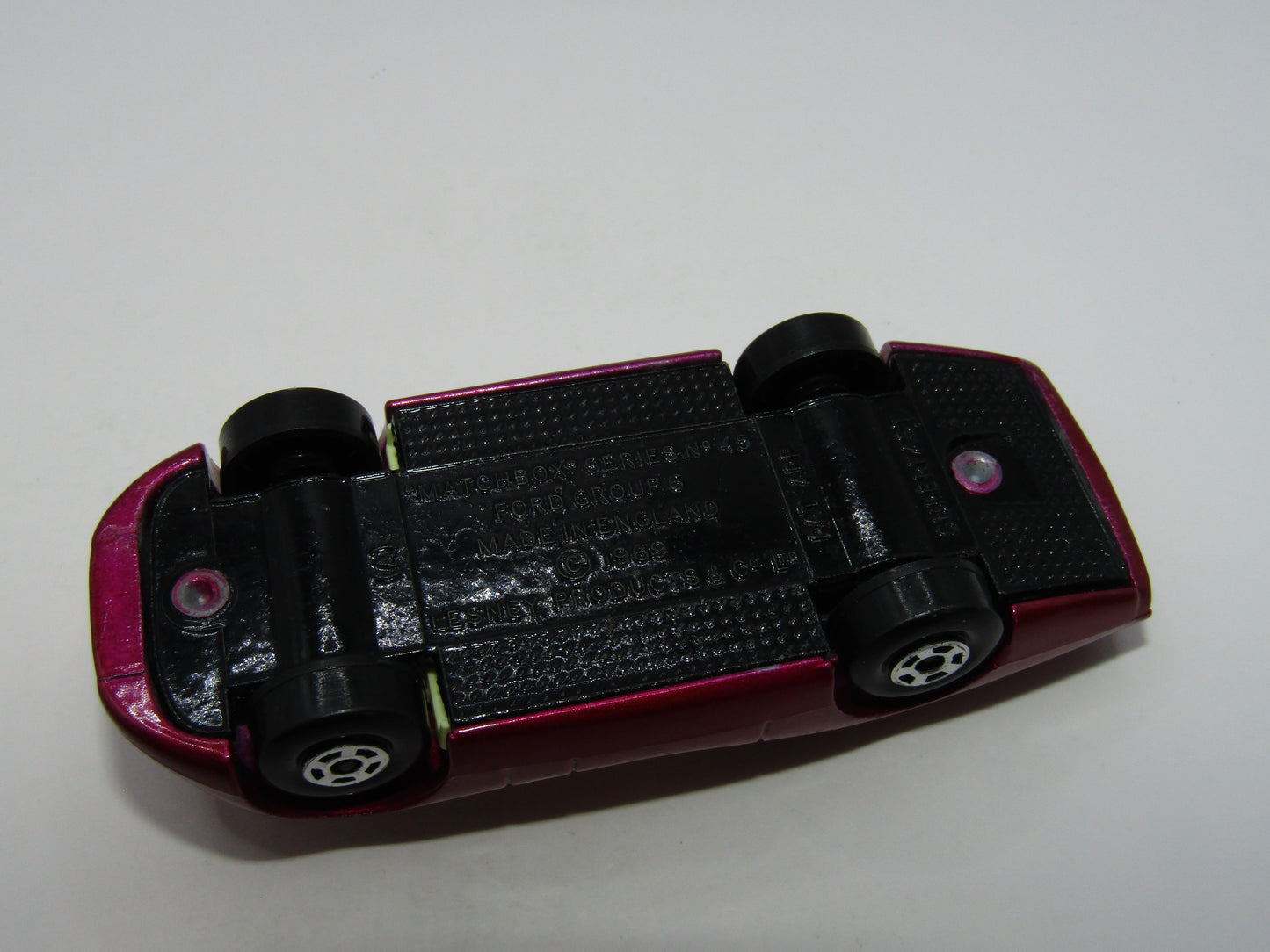 Matchbox Superfast 45A Ford Group 6 Magenta Gloss Black Base