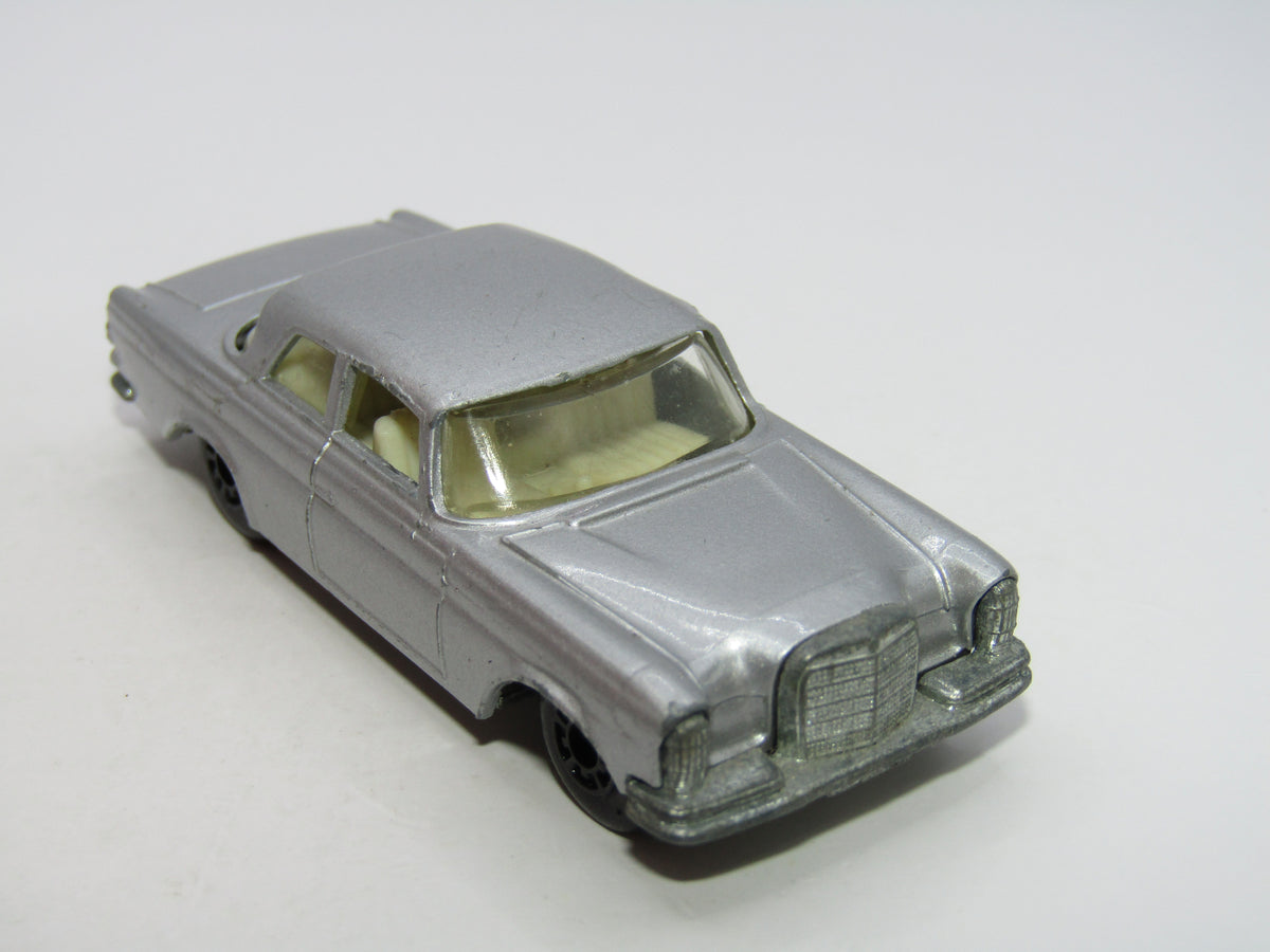 Matchbox Superfast 46A Mercedes 300SE Silver 5 ARCH BLACK HUBS Rare