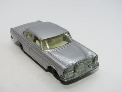 Matchbox Superfast 46A Mercedes 300SE Silver 5 ARCH BLACK HUBS Rare