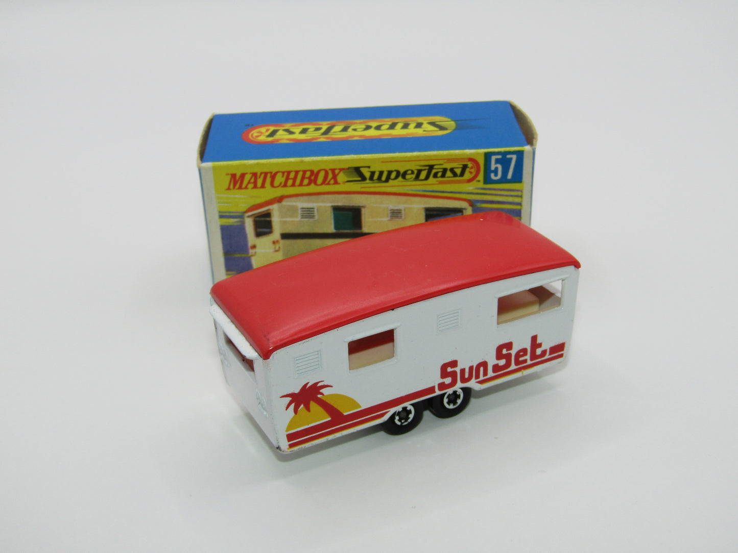 Matchbox Superfast 57B Eccles Trailer Caravan White Sun Set Tampo