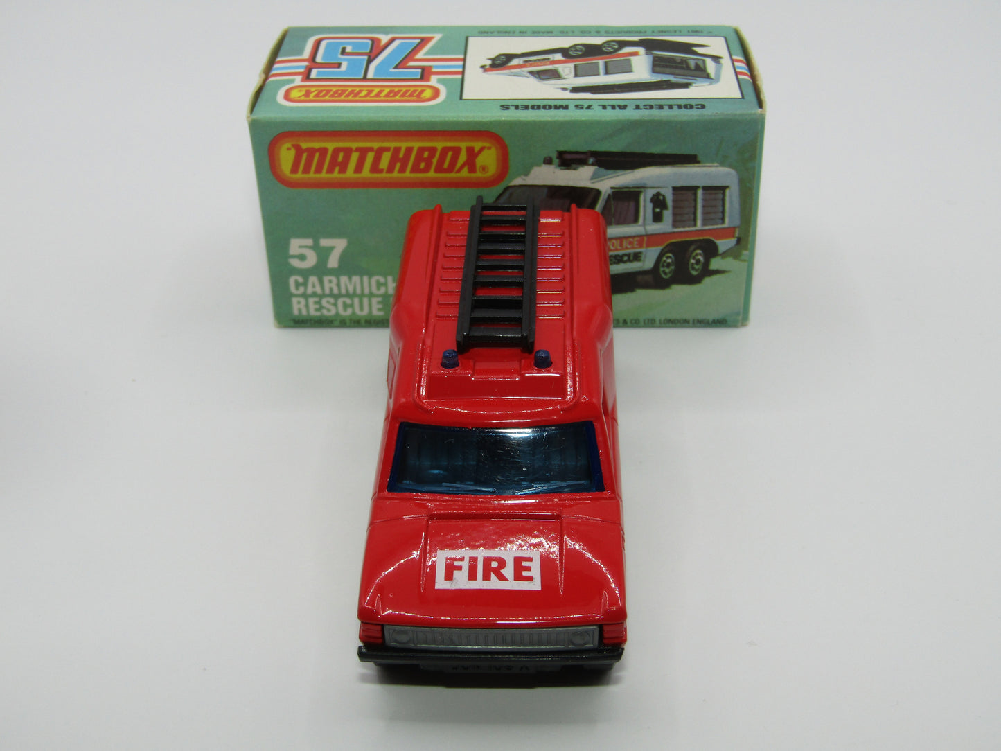 Matchbox Superfast 57E Carmichael Commando Red Light Blue Windows
