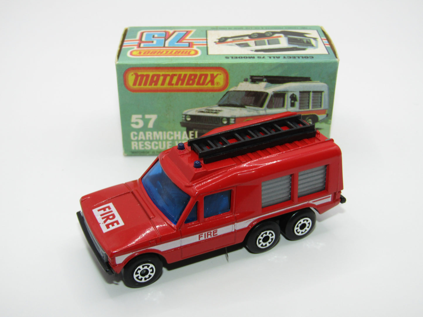 Matchbox Superfast 57E Carmichael Commando Red DARK Blue Windows