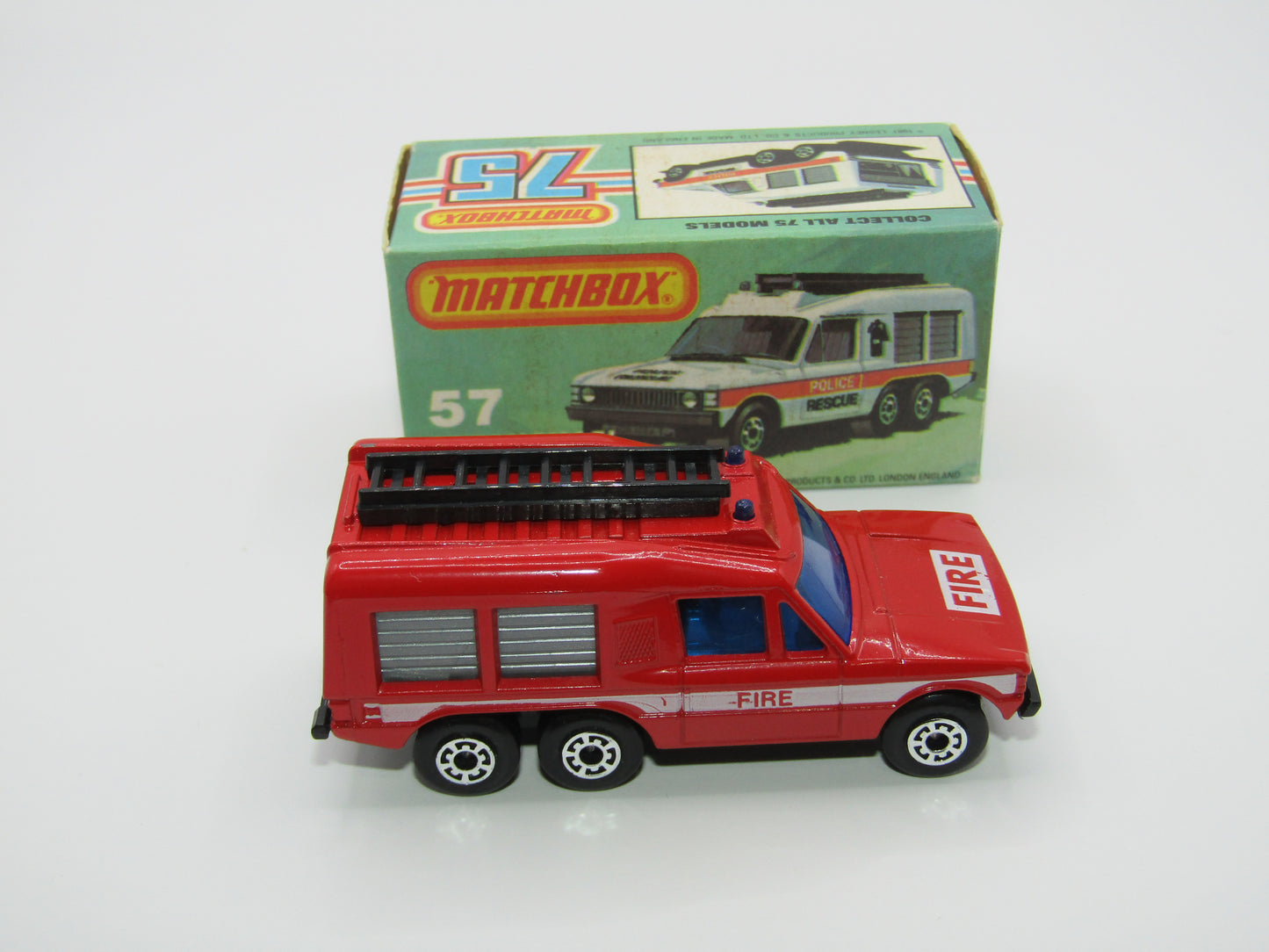 Matchbox Superfast 57E Carmichael Commando Red DARK Blue Windows