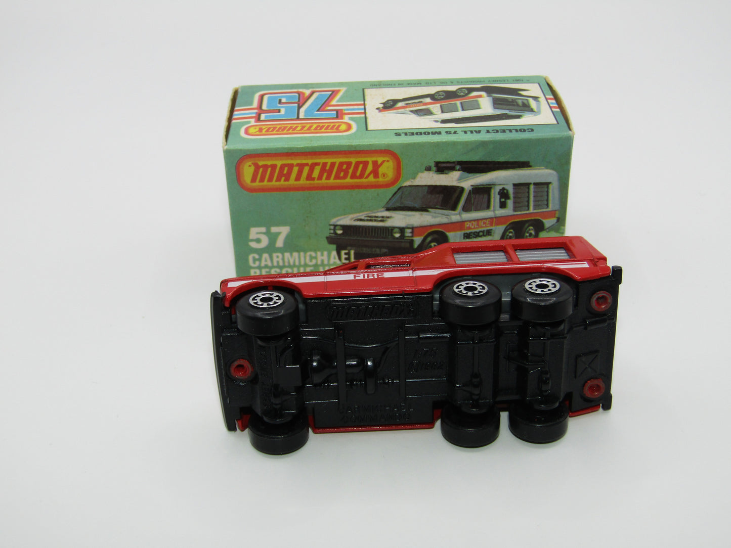 Matchbox Superfast 57E Carmichael Commando Red DARK Blue Windows