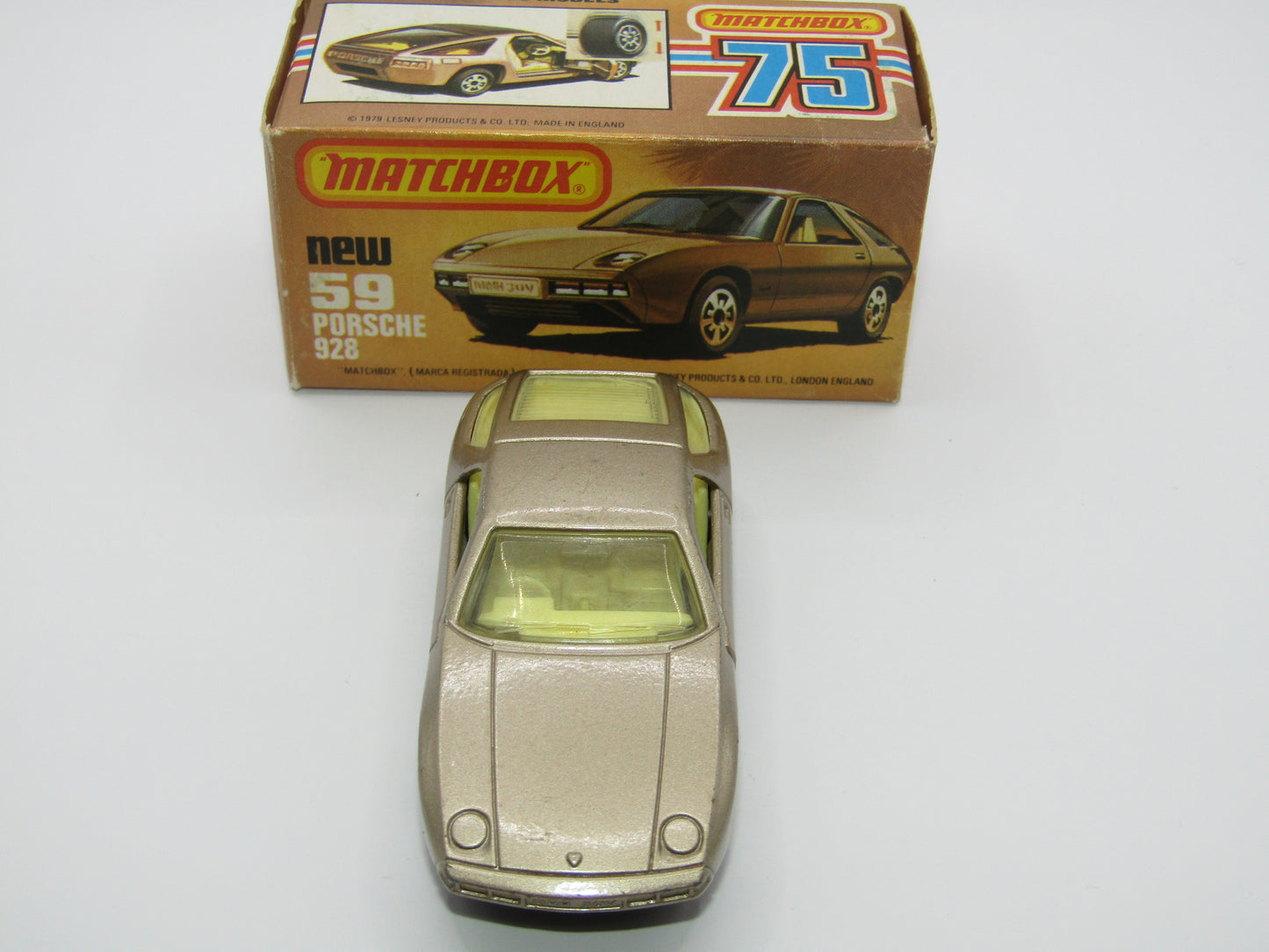 Matchbox Superfast 59C Porsche 928 SILVERY GOLD, Lemon Interior