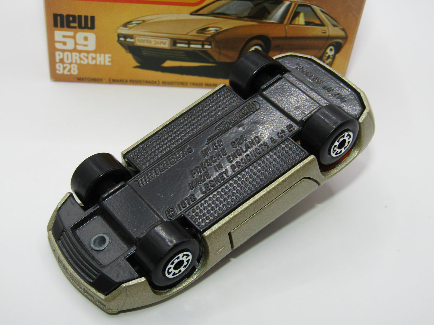 Matchbox Superfast 59C Porsche 928 CHAMPAGNE Gold, GREY Base