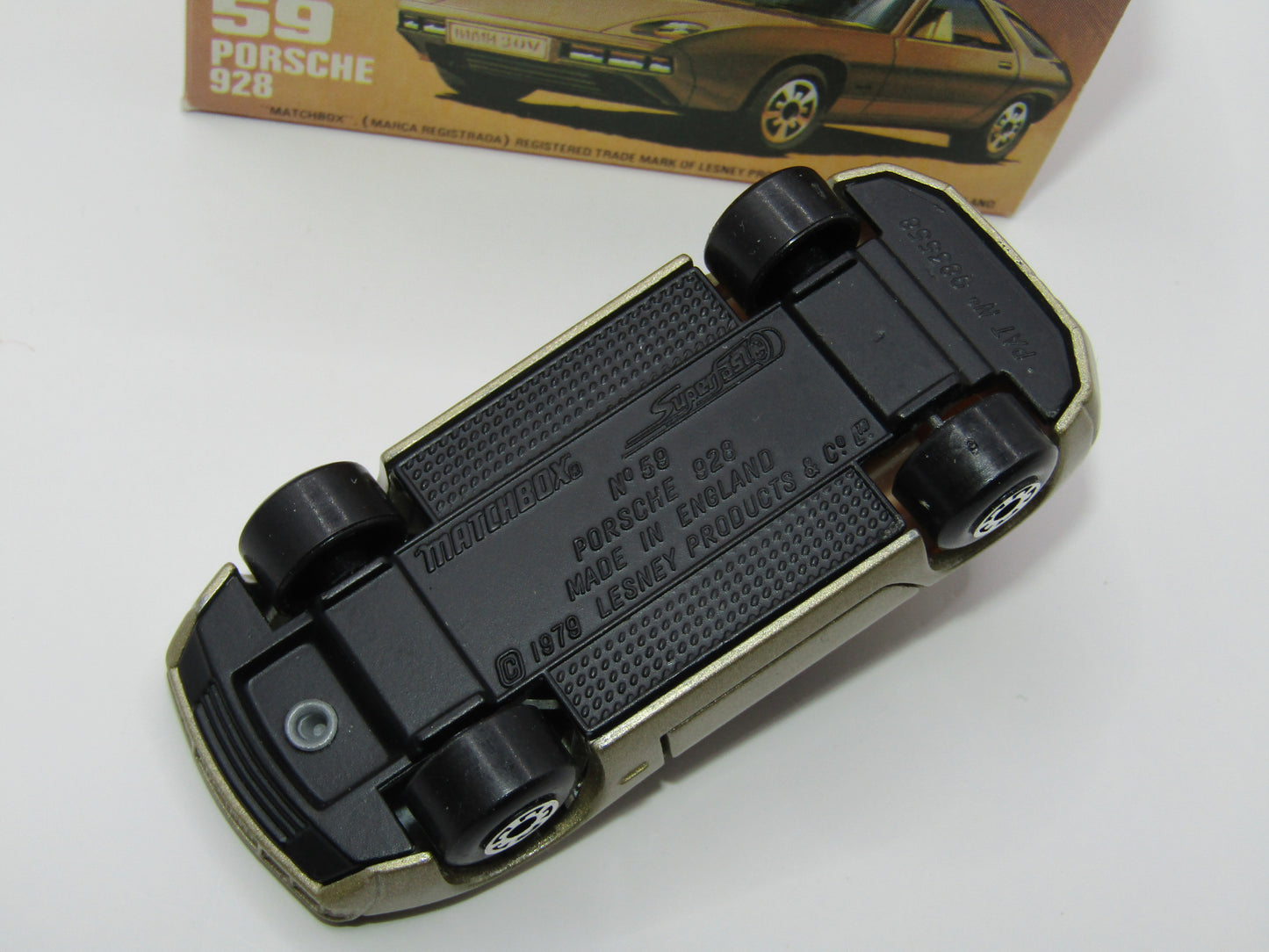 Matchbox Superfast 59C Porsche 928 CHAMPAGNE Gold, SATIN BLACK Base