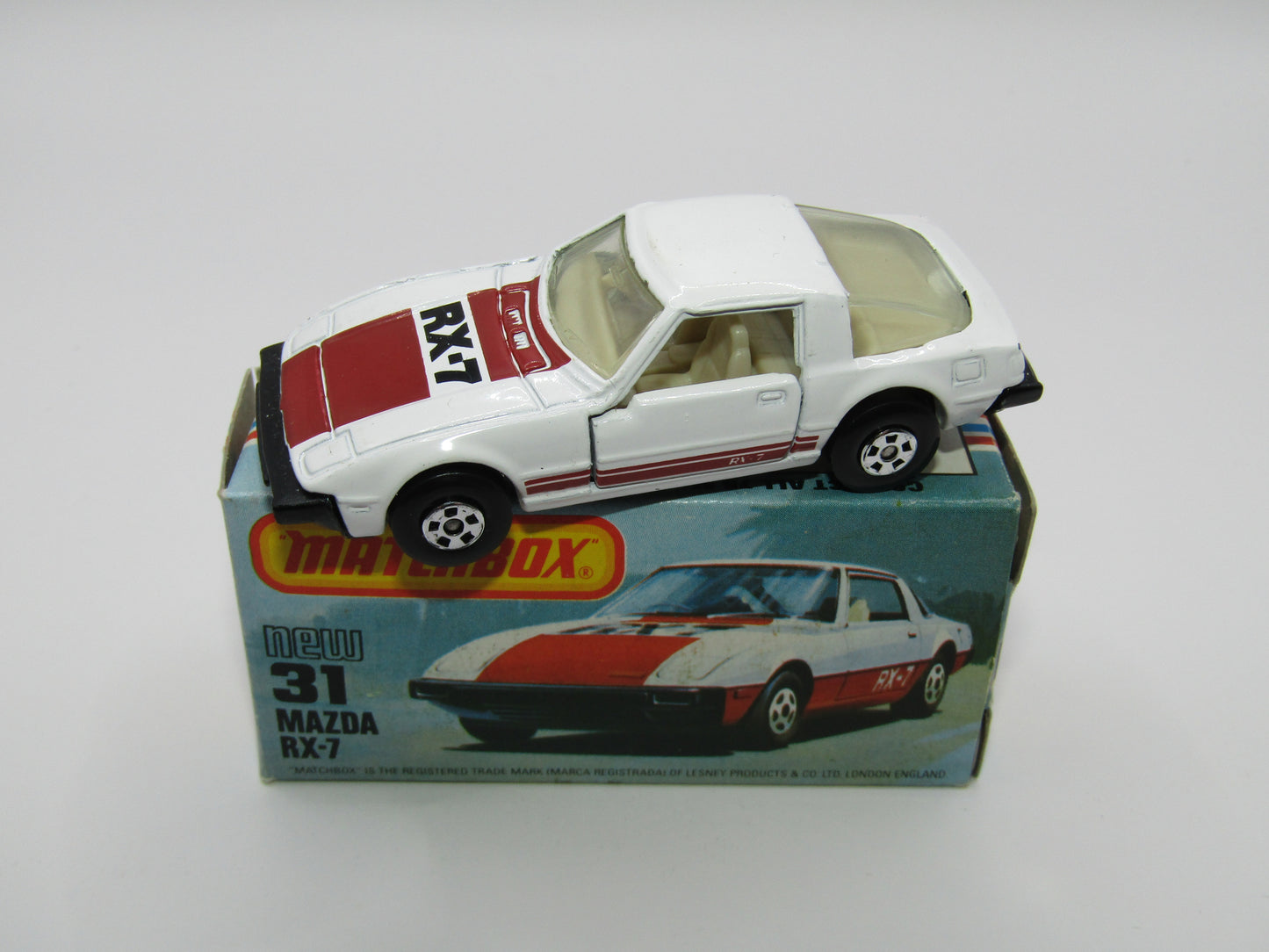 Matchbox Superfast No 31D Mazda RX-7 Thin Red Stripe 5 Spoke Wheels USA Picture Box