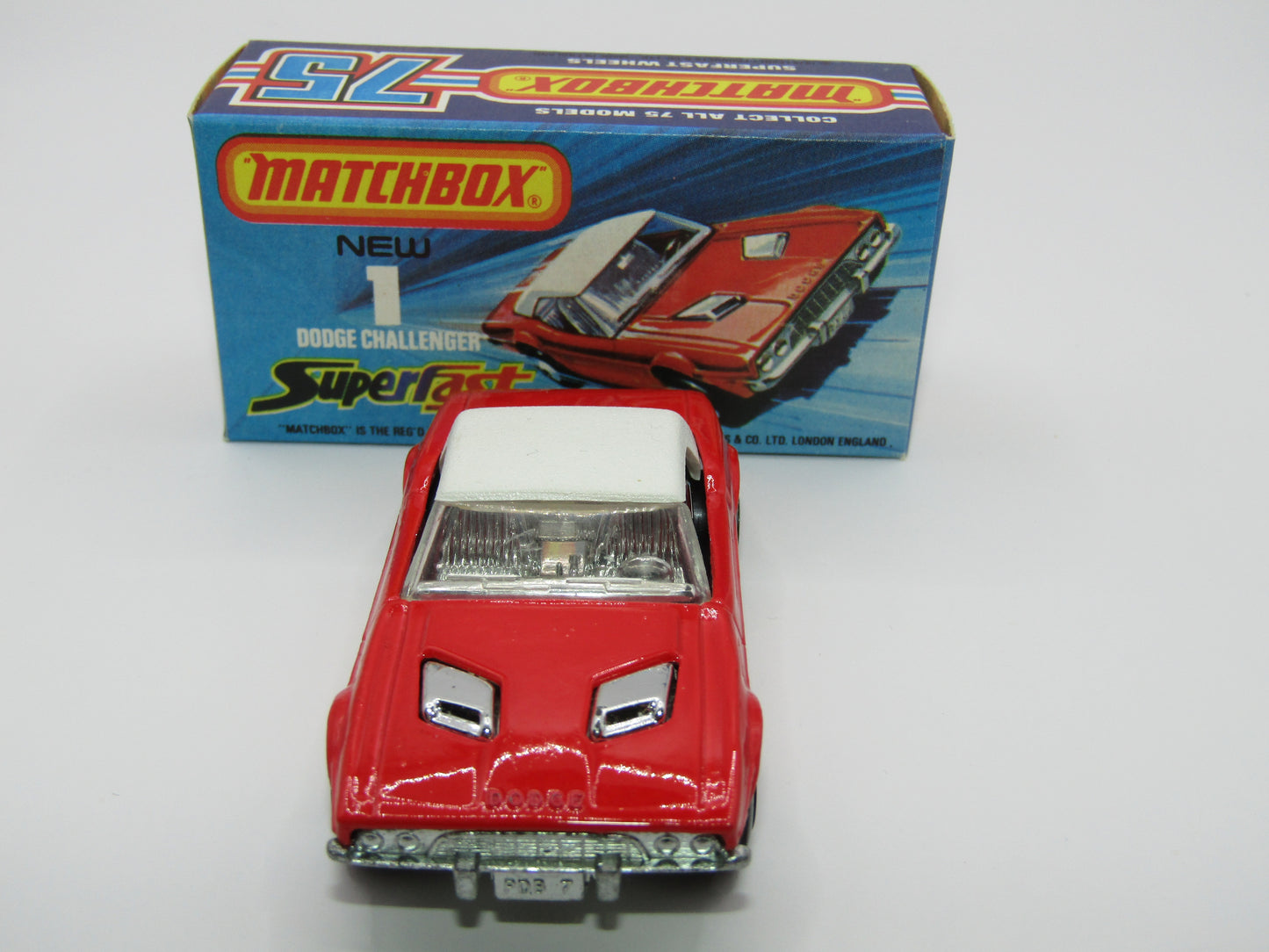 Matchbox Superfast 1C Dodge Challenger Red, DOT DASH WHEELS