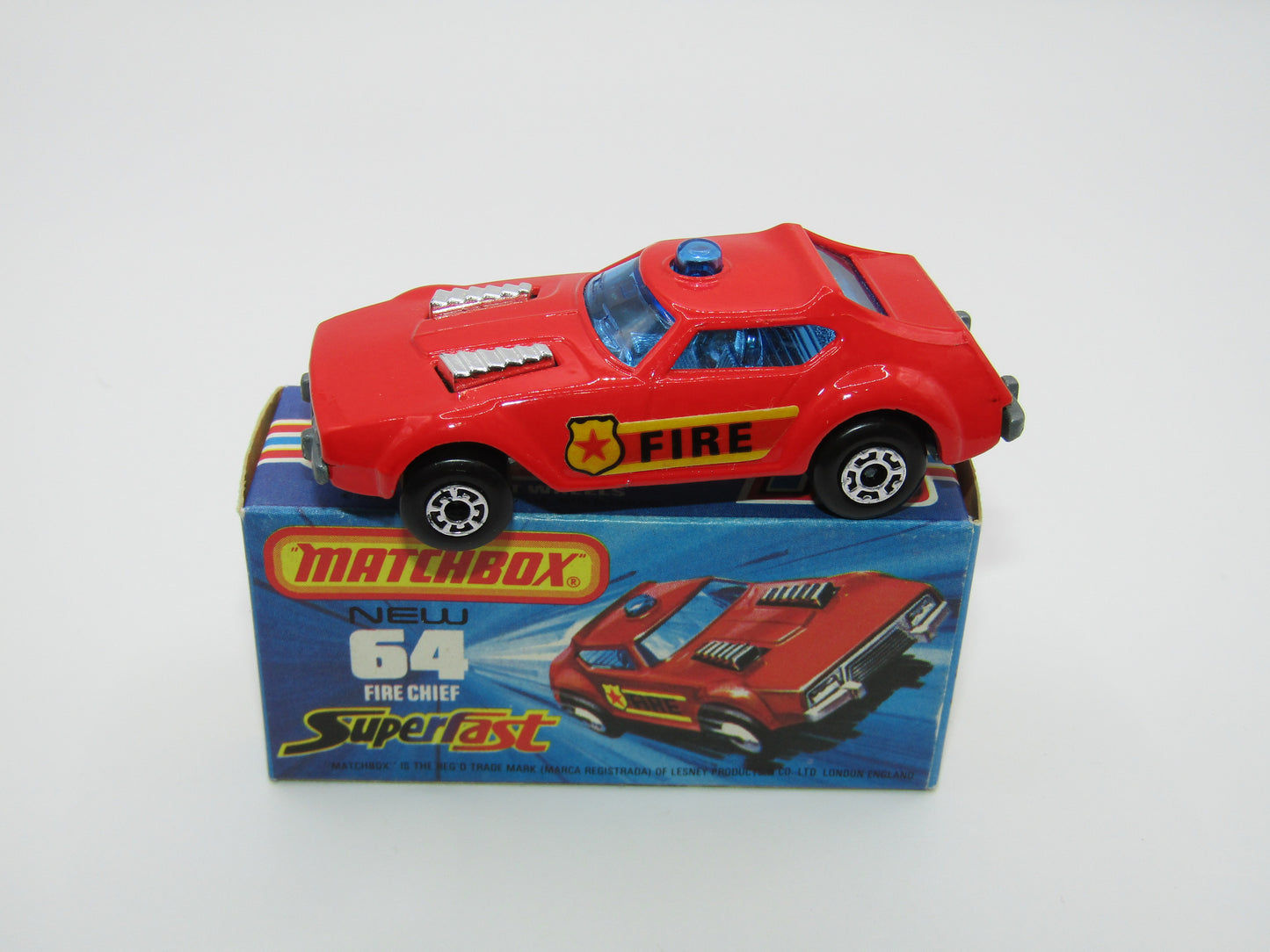 Matchbox Superfast 64C Fire Chief Car SHIELD to LEFT (front)