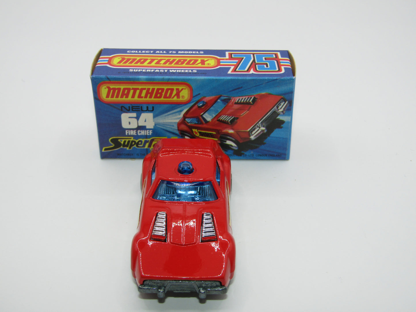 Matchbox Superfast 64C Fire Chief Car NO OUTLINE on Shield