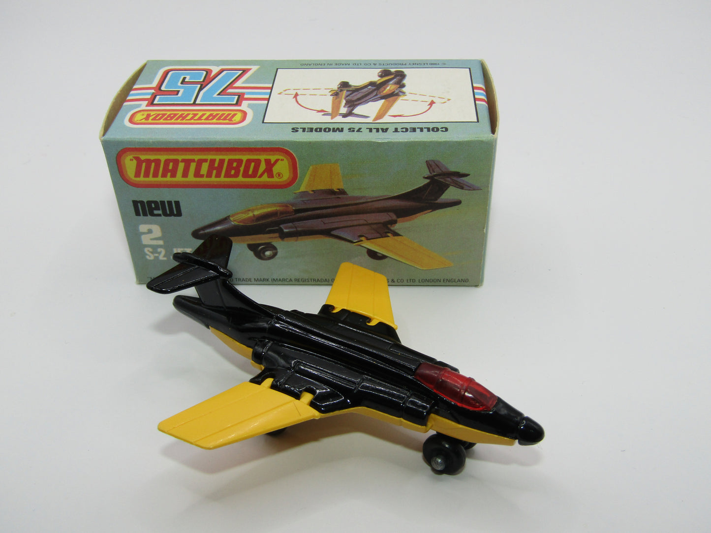 Matchbox Superfast 2D S2 Jet Black & Yellow RED Window