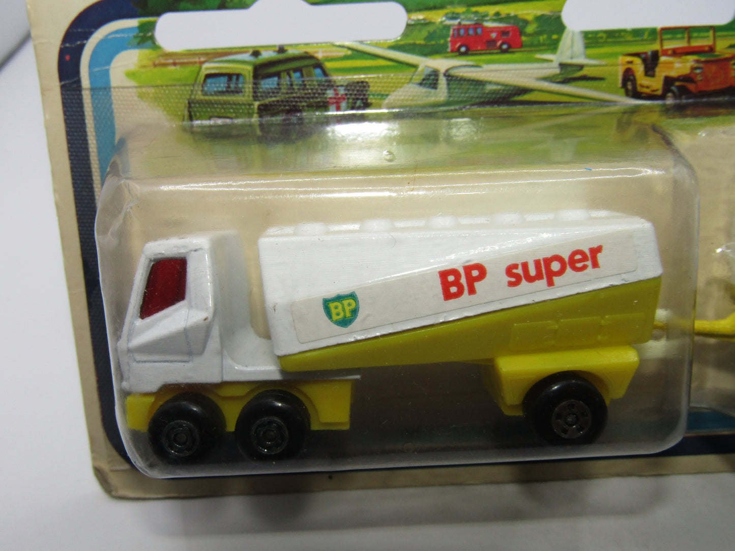 Matchbox Superfast Twin Pack TP-17 Freeway Gas Tanker Yellow BP SUPER Labels
