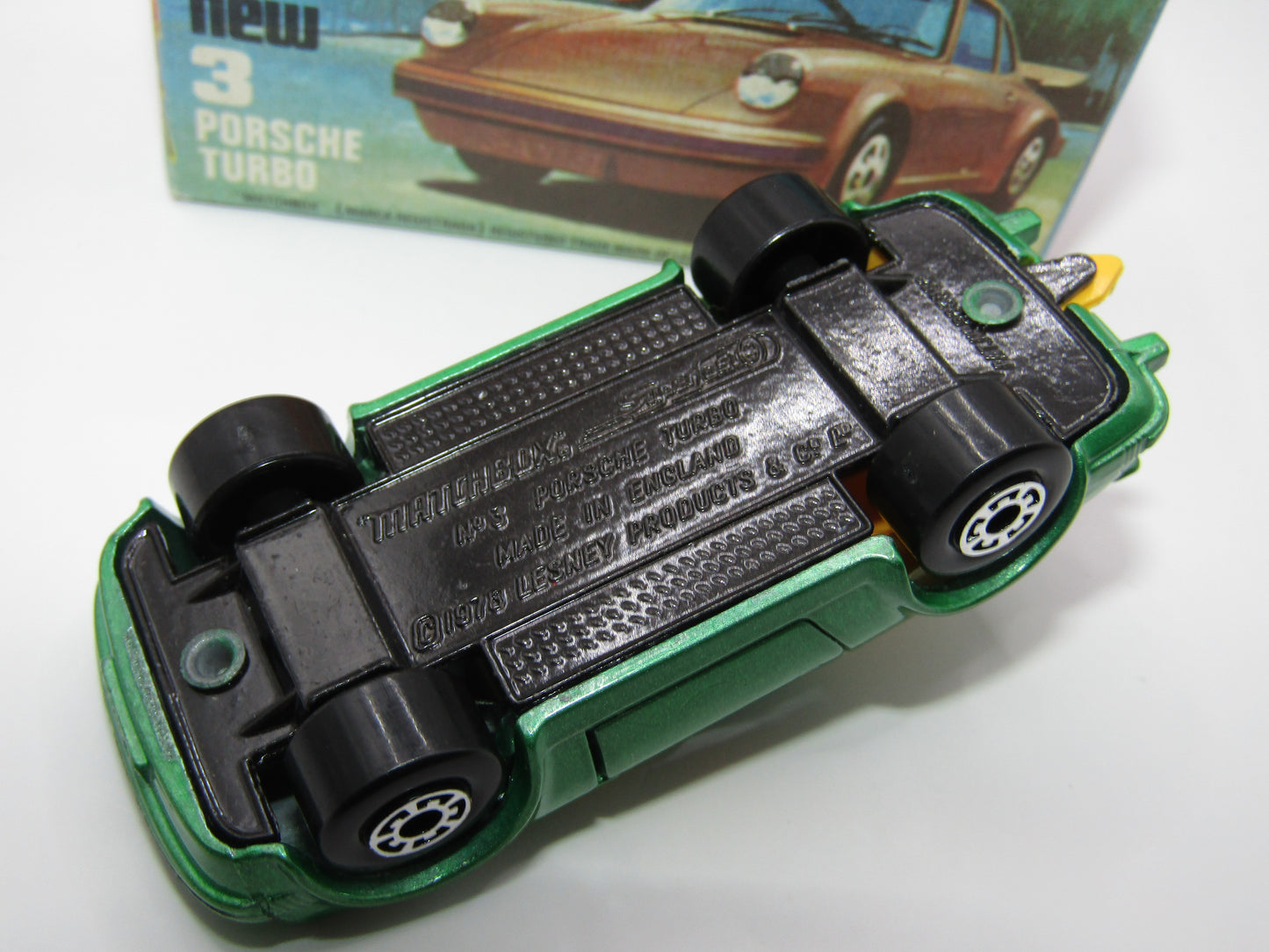 Matchbox Superfast 3C Porsche Turbo SPARKLING Metallic Green, Metallic Grey Brown Base