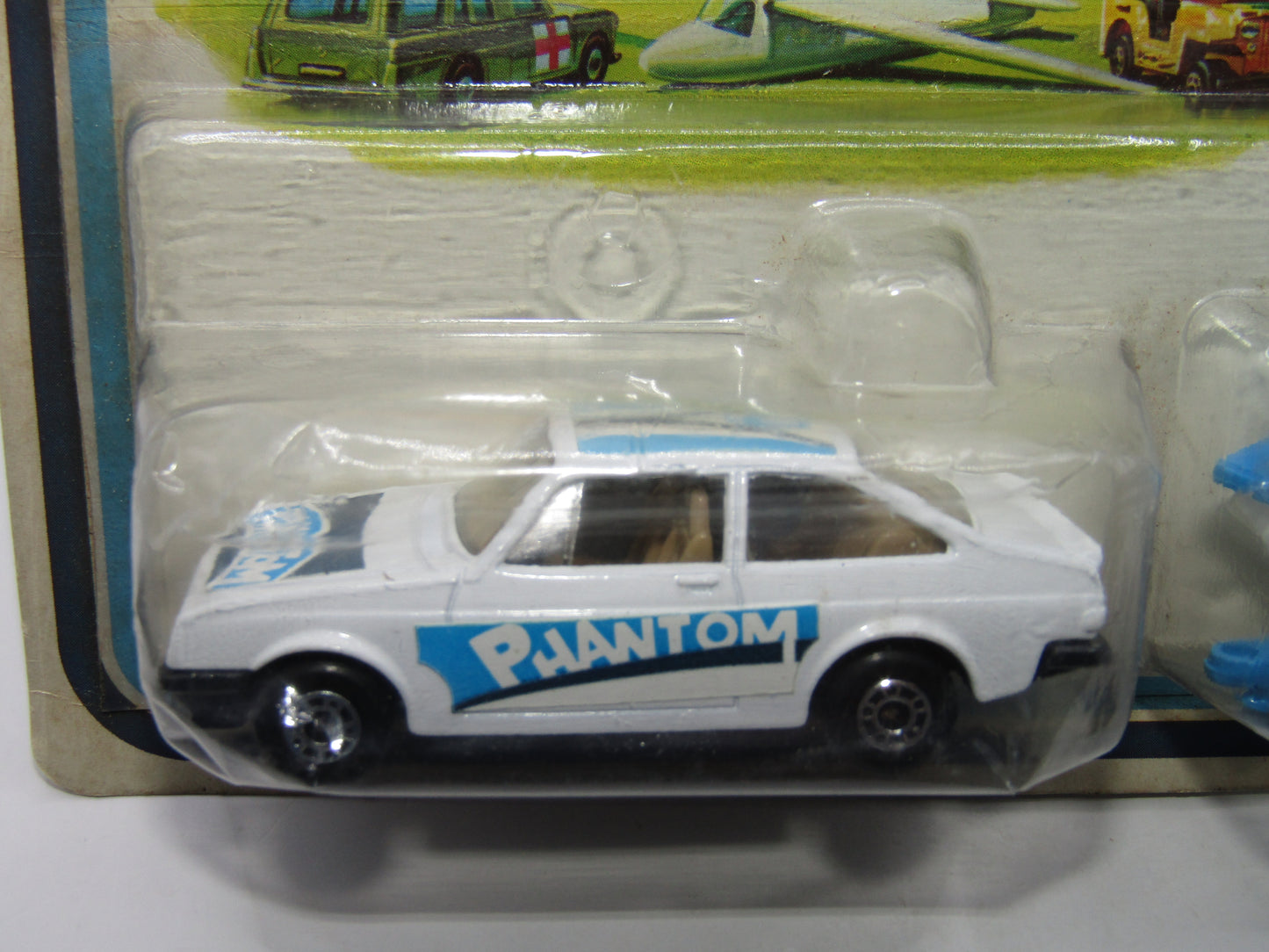 Matchbox Superfast Twin Pack TP-5 Ford Escort White PHANTOM Labels BLUE-GREY Base