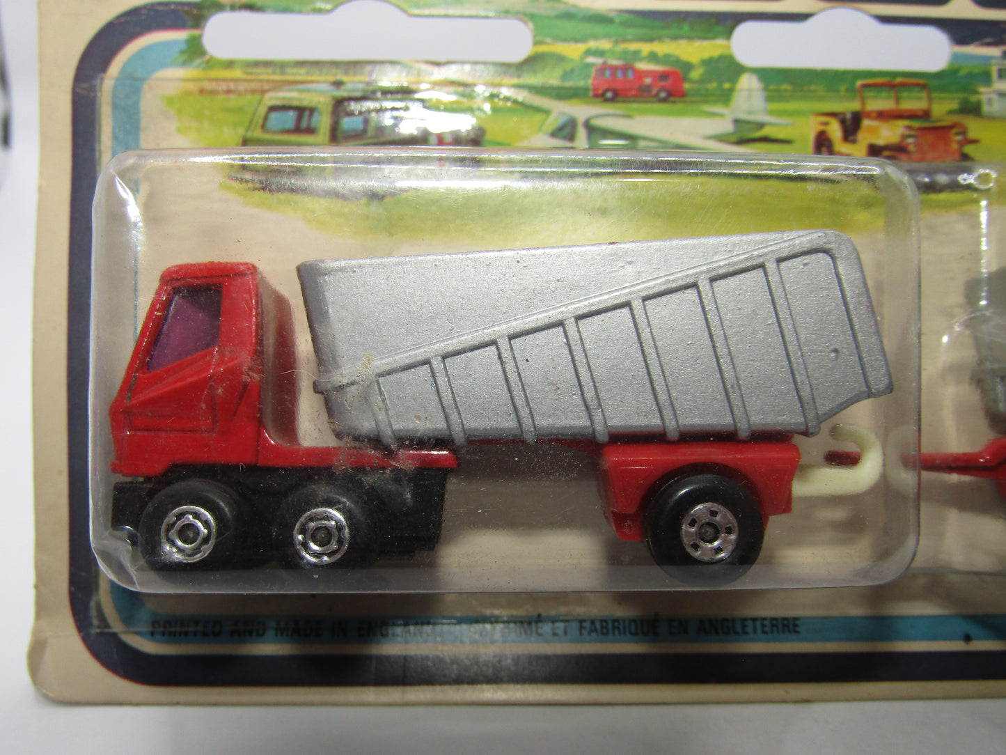 Matchbox Superfast Twin Pack TP-16 Articulated Truck RED & SILVER Purple Windows
