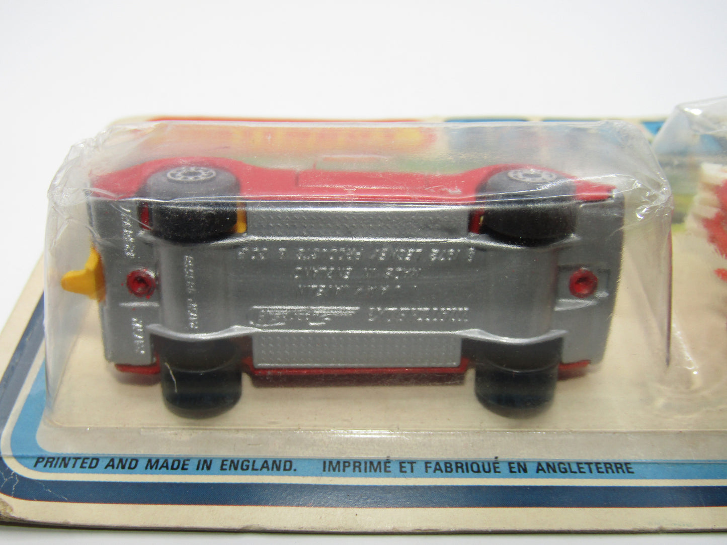 Matchbox Superfast Twin Pack TP-32 AMX Javelin RED - SILVER BASE & Wreck Truck