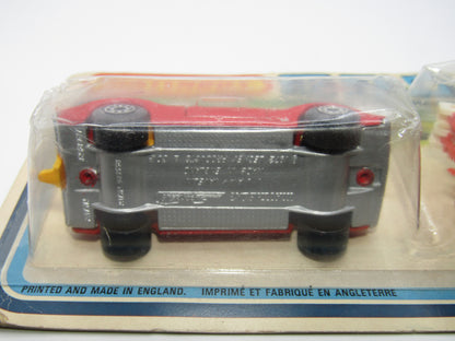 Matchbox Superfast Twin Pack TP-32 AMX Javelin RED - SILVER BASE & Wreck Truck
